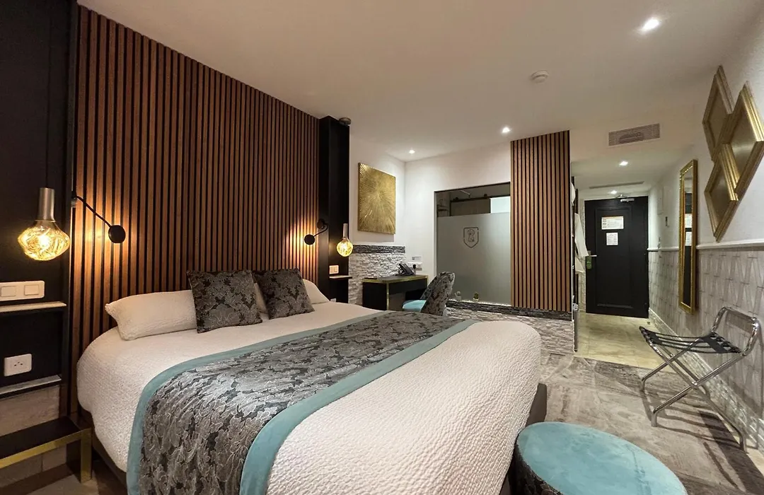 Le Confidentiel Hôtel-1